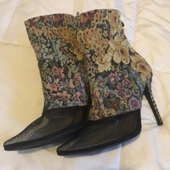 Cape Robbin Ankle Boots - Picture 1 of 4